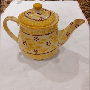 Temptations by Tara teapot and lid